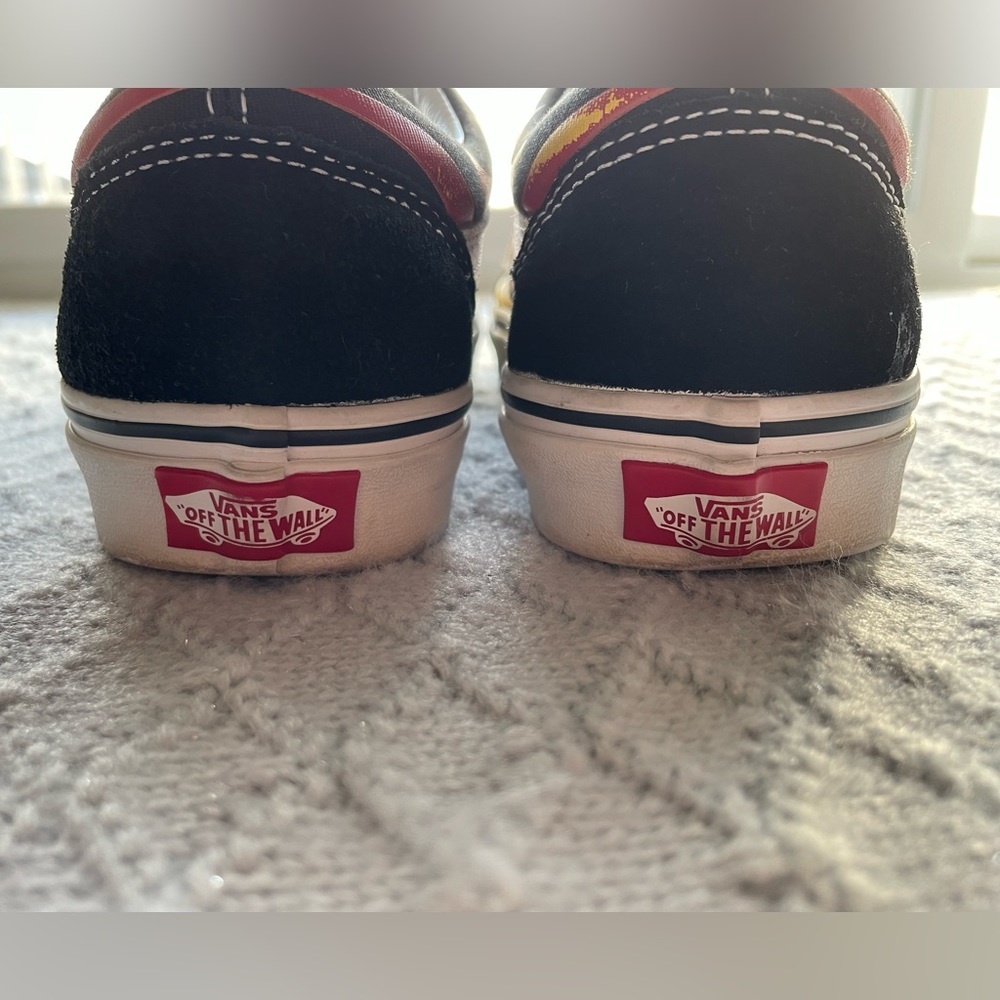 🔥🔥🔥Flame Design Vans - Picture 3 of 5